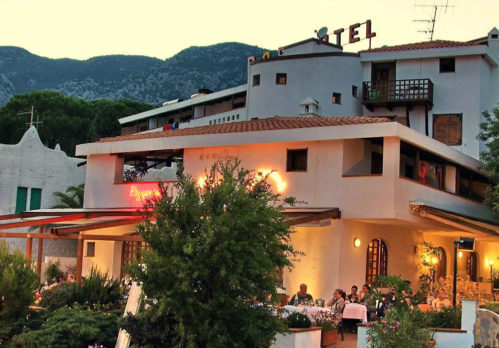 Hotel Pop Cala Gonone 3*,